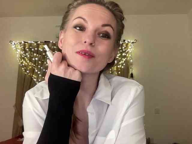 LilithNewdawn webcam