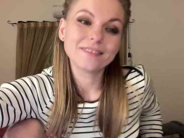 LilithNewdawn webcam