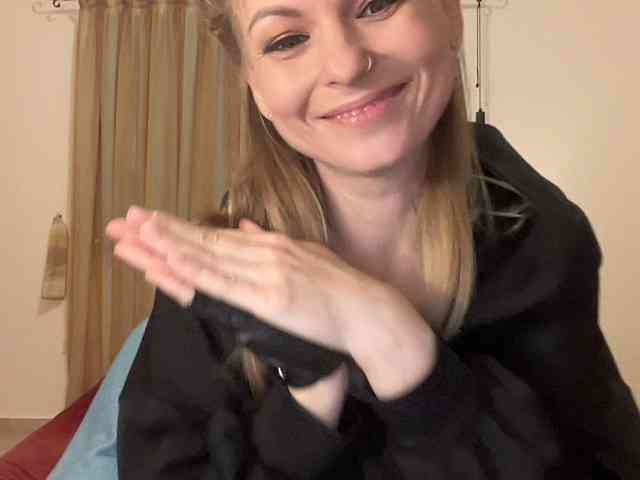 LilithNewdawn webcam