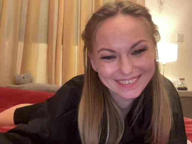 LilithNewdawn webcam