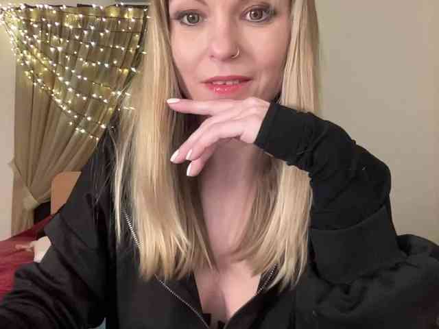 LilithNewdawn webcam