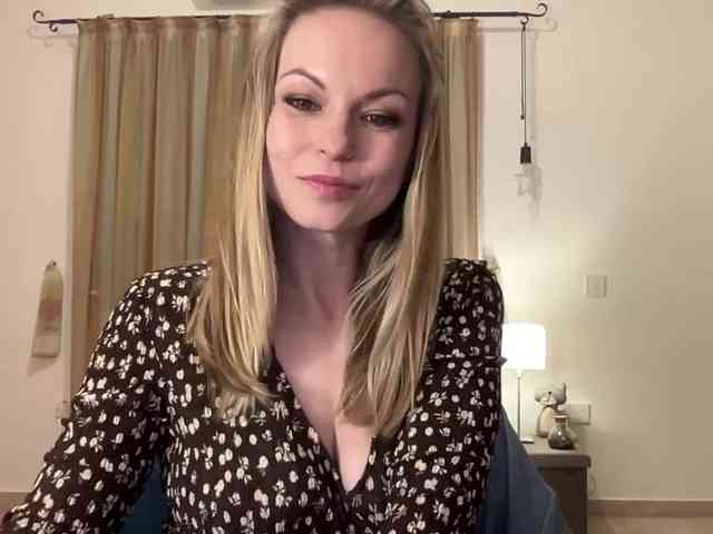 LilithNewdawn webcam