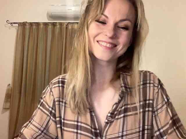 LilithNewdawn webcam