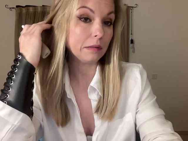 LilithNewdawn webcam