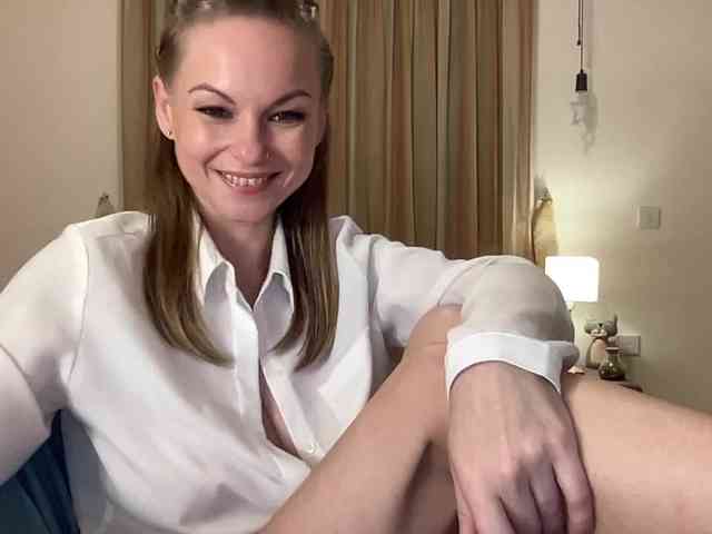 LilithNewdawn webcam