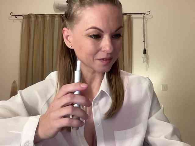 LilithNewdawn webcam