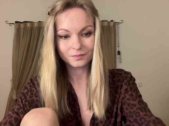 LilithNewdawn webcam