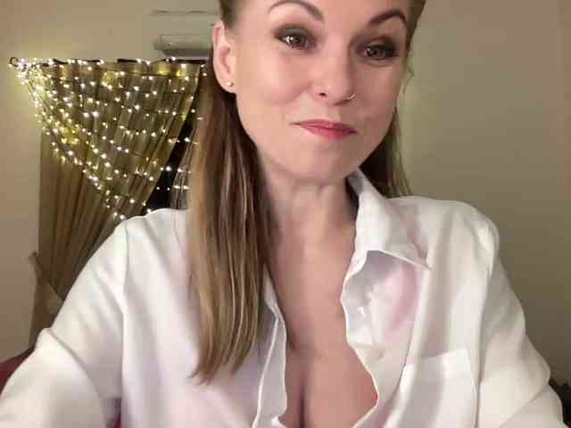 LilithNewdawn webcam