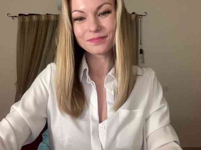 LilithNewdawn webcam