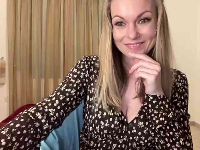 LilithNewdawn webcam