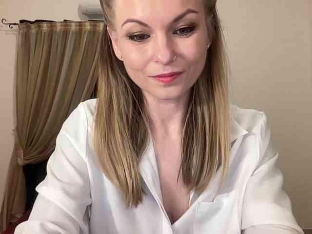 LilithNewdawn webcam