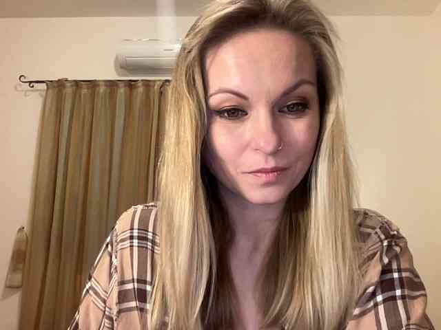 LilithNewdawn webcam