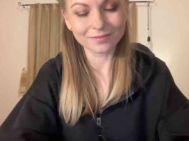 LilithNewdawn webcam