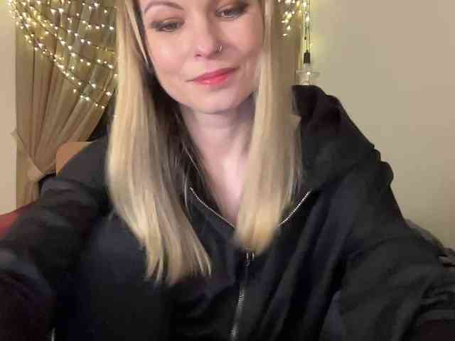 LilithNewdawn webcam