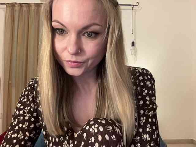 LilithNewdawn webcam