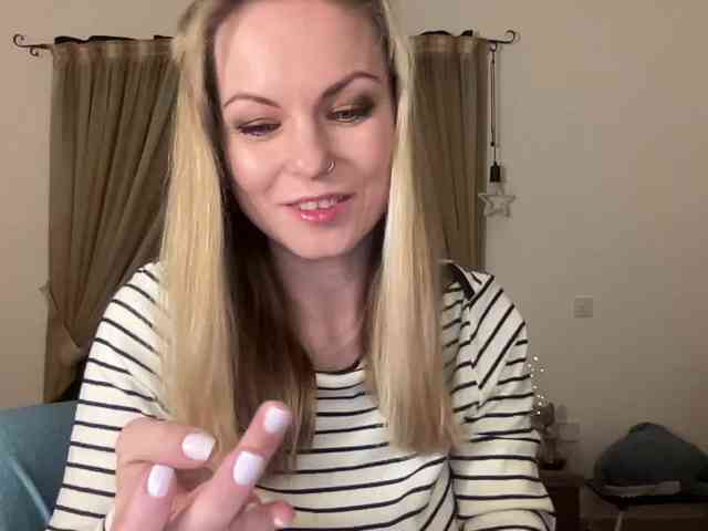 LilithNewdawn webcam