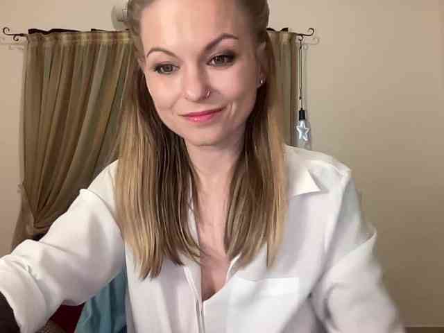 LilithNewdawn webcam