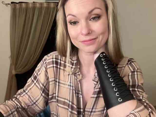 LilithNewdawn webcam