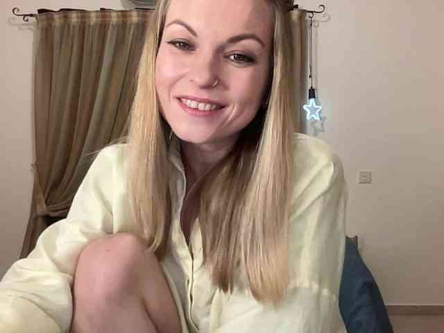 LilithNewdawn webcam