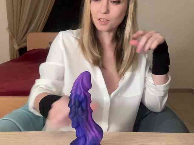 LilithNewdawn webcam