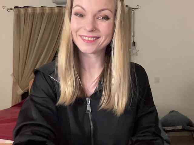 LilithNewdawn webcam