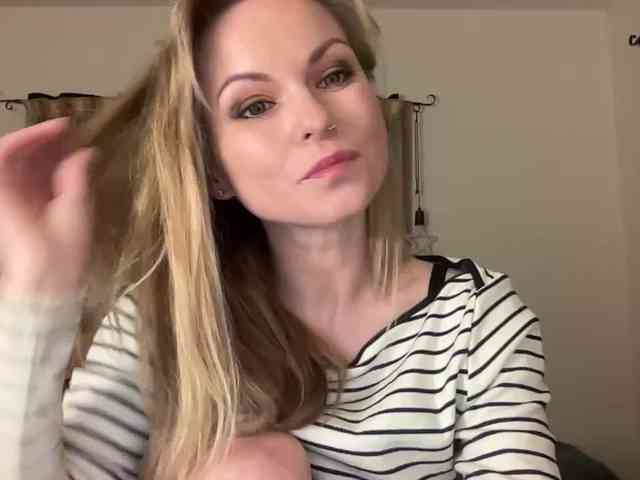 LilithNewdawn webcam