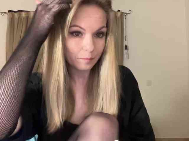 LilithNewdawn webcam