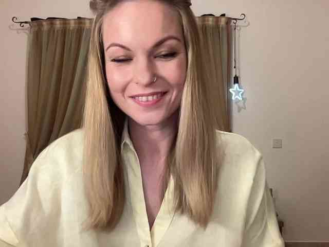 LilithNewdawn webcam