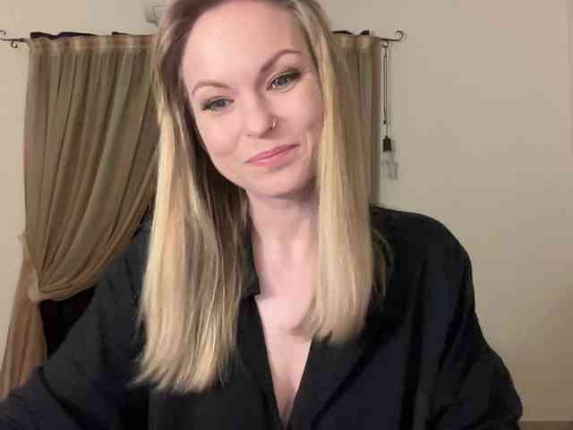 LilithNewdawn webcam