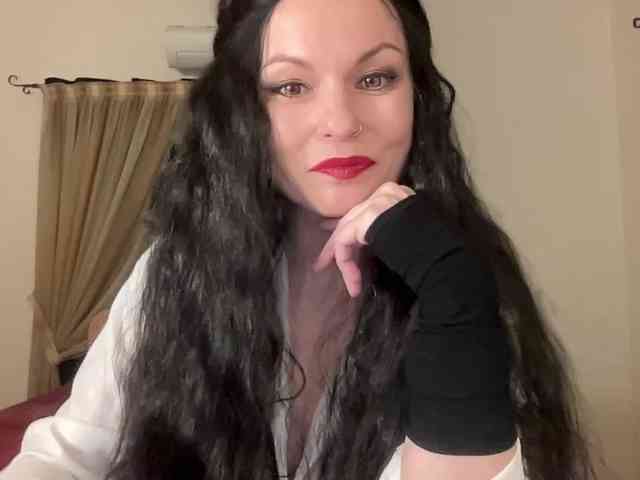 LilithNewdawn webcam