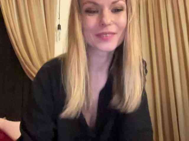 LilithNewdawn webcam