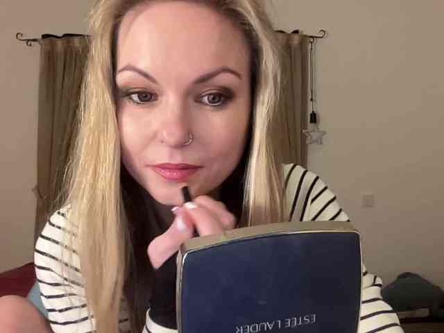 LilithNewdawn webcam