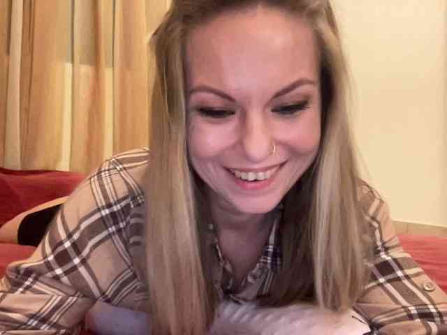 LilithNewdawn webcam