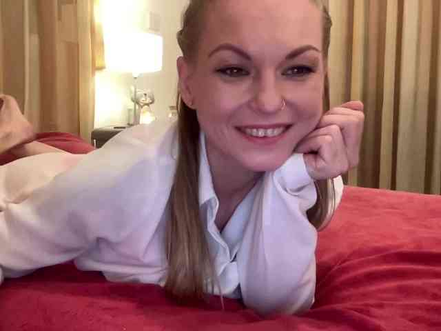 LilithNewdawn webcam