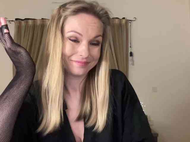 LilithNewdawn webcam