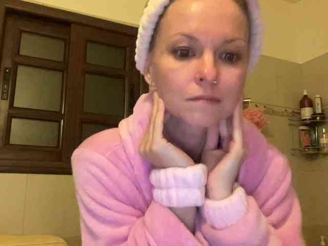 LilithNewdawn webcam