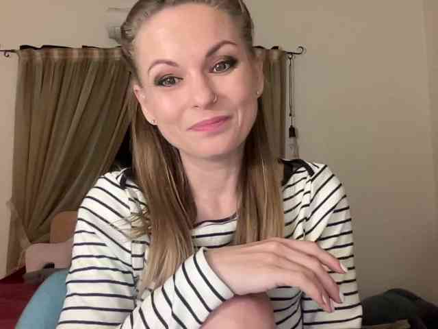 LilithNewdawn webcam