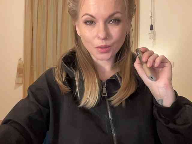 LilithNewdawn webcam