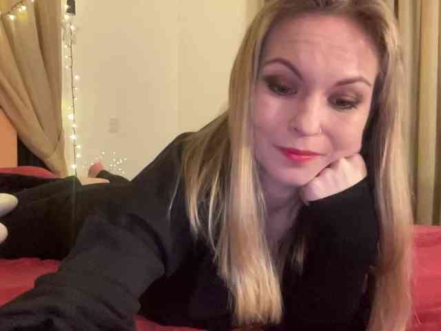 LilithNewdawn webcam