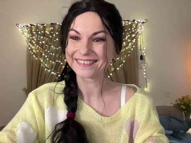 LilithNewdawn webcam