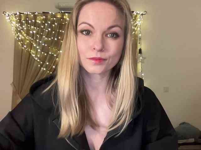 LilithNewdawn webcam