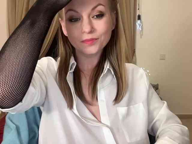 LilithNewdawn webcam