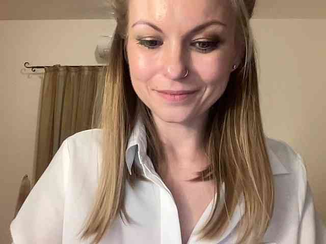 LilithNewdawn webcam