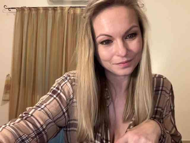 LilithNewdawn webcam