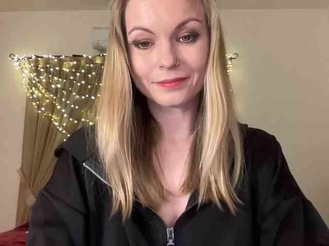 LilithNewdawn webcam