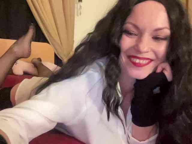 LilithNewdawn webcam