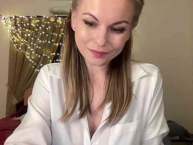 LilithNewdawn webcam