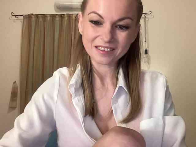 LilithNewdawn webcam