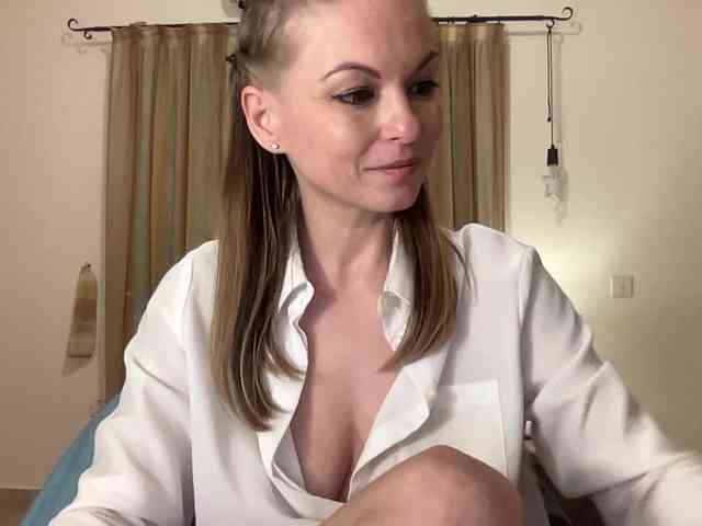 LilithNewdawn webcam