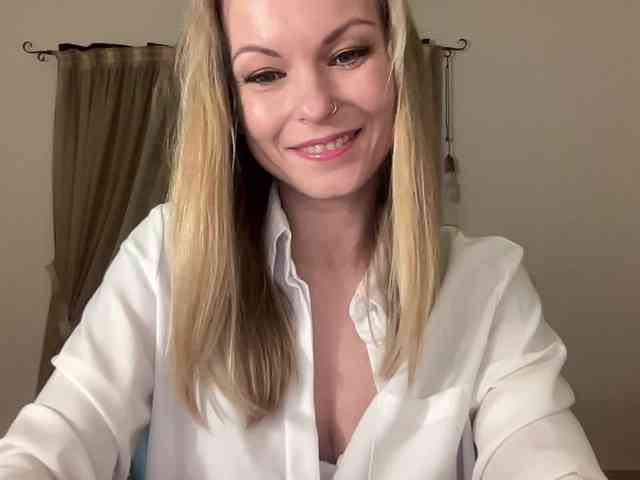 LilithNewdawn webcam